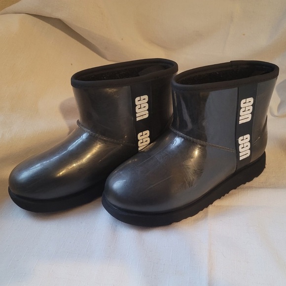 UGG Mini Clear & Sherpa Filled Kids Glossy Black Boots - Picture 11 of 12